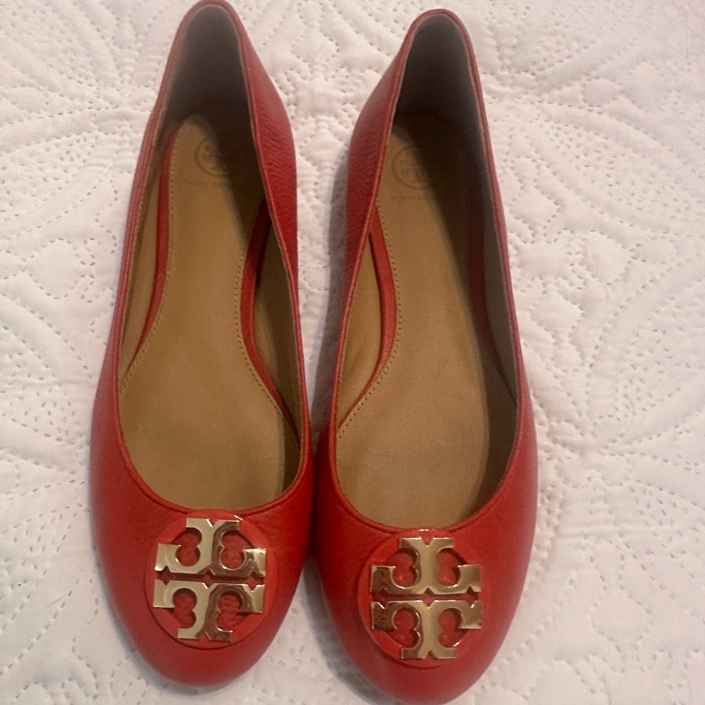 Never worn Tory Burch Claire red flats 8.5